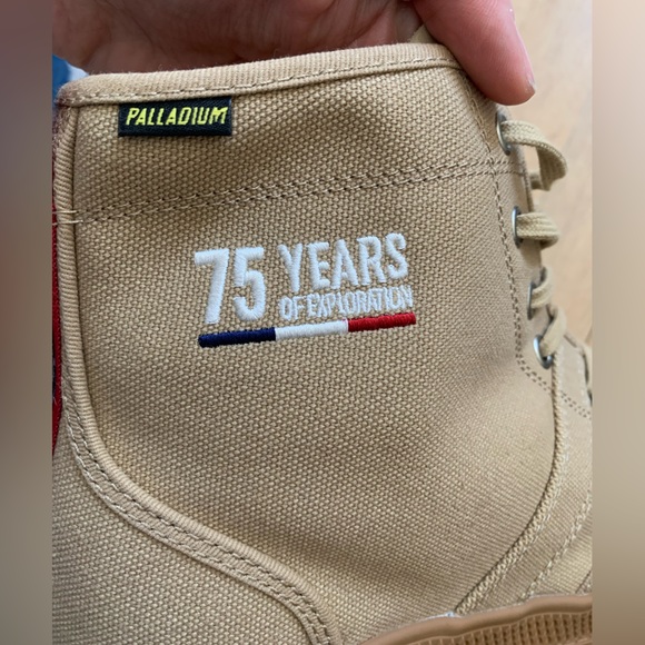 Limited Edition 🇫🇷 Palladium Sneakers  11US NEW - Picture 10 of 17